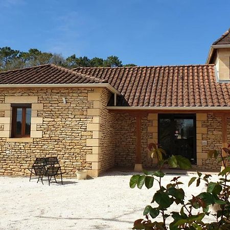 Hotel La Table Du Chaffour Saint-Geniès-Bellevue Exterior foto