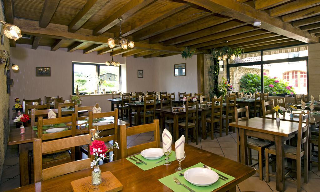 Hotel La Table Du Chaffour Saint-Geniès-Bellevue Exterior foto