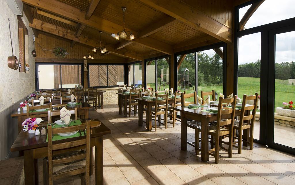 Hotel La Table Du Chaffour Saint-Geniès-Bellevue Exterior foto