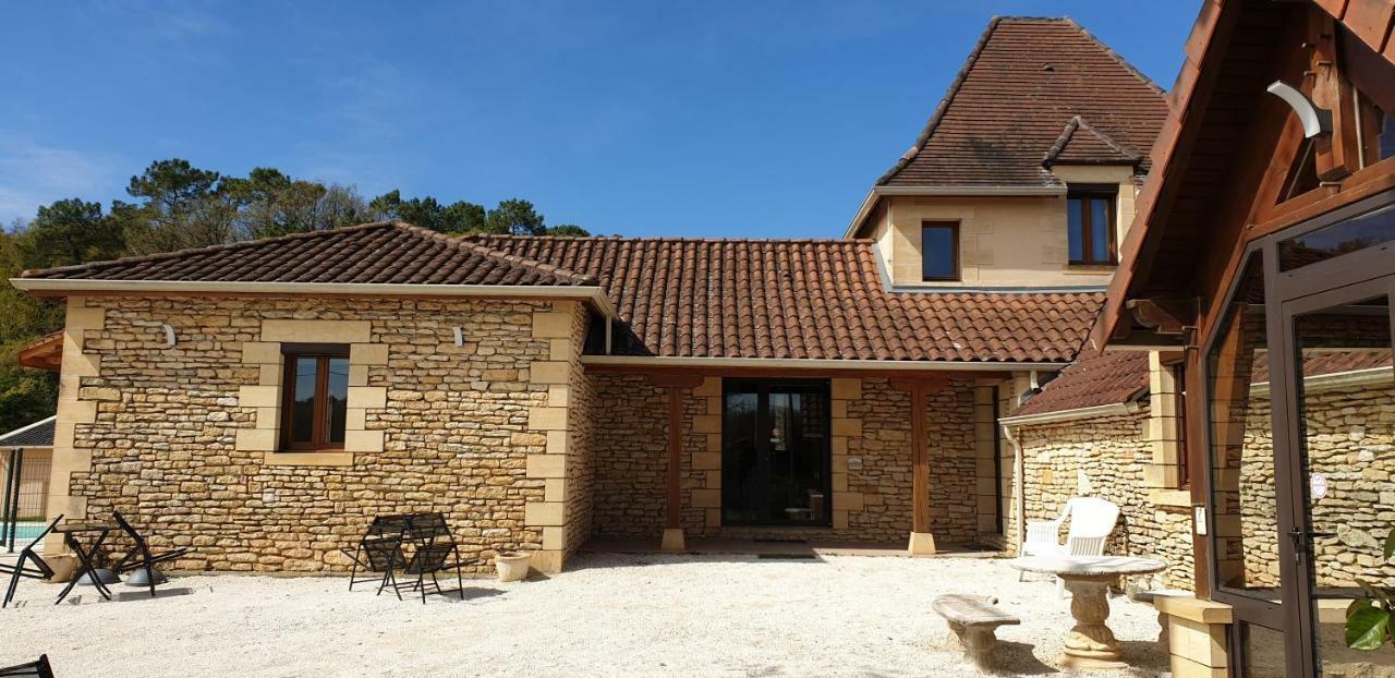 Hotel La Table Du Chaffour Saint-Geniès-Bellevue Exterior foto